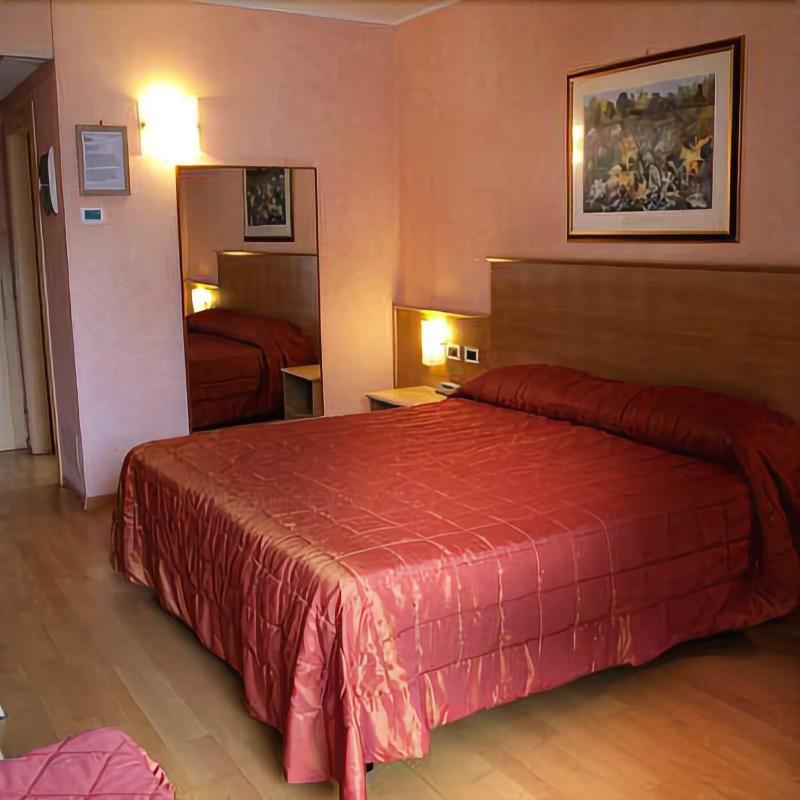 Hotel Gabry Рива дел Гарда Екстериор снимка